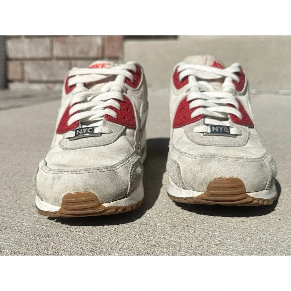 Nike Air Max 90 QS NYC Strawberry Cheesecake Womens Size 9 Cream Red 813150-200